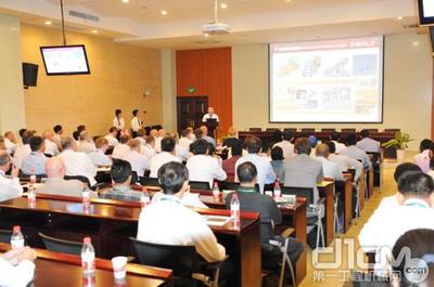 安徽合力2015全球代理商電動(dòng)產(chǎn)品研討會(huì) 共話技術(shù)革新，驅(qū)動(dòng)綠色未來